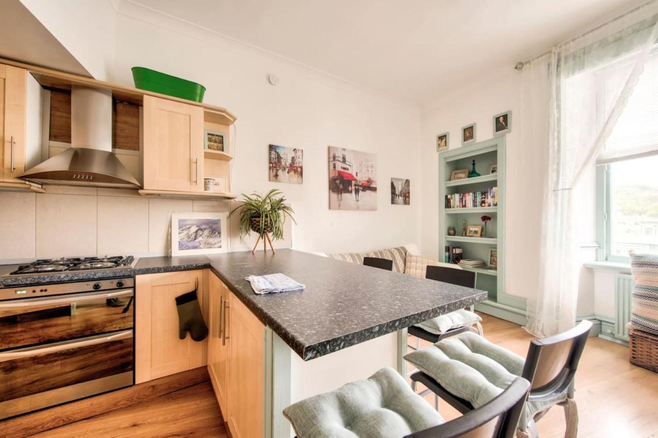 Guestready - Cosy Home 5 Minutes From Waverley! Edinburgh Bagian luar foto
