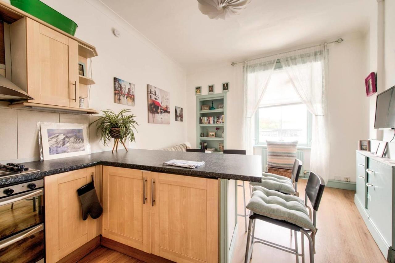 Guestready - Cosy Home 5 Minutes From Waverley! Edinburgh Bagian luar foto